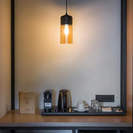 Hyperion & Отель