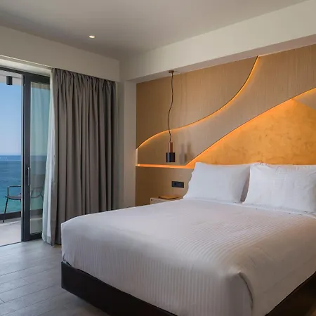 Hyperion & Отель