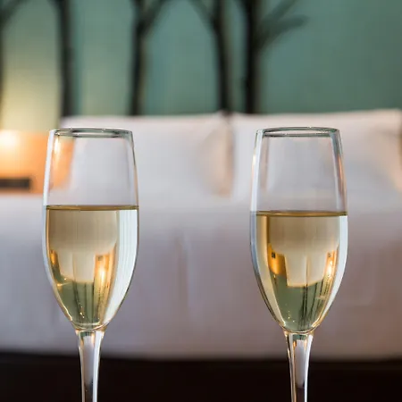 Hyperion & Отель 4*