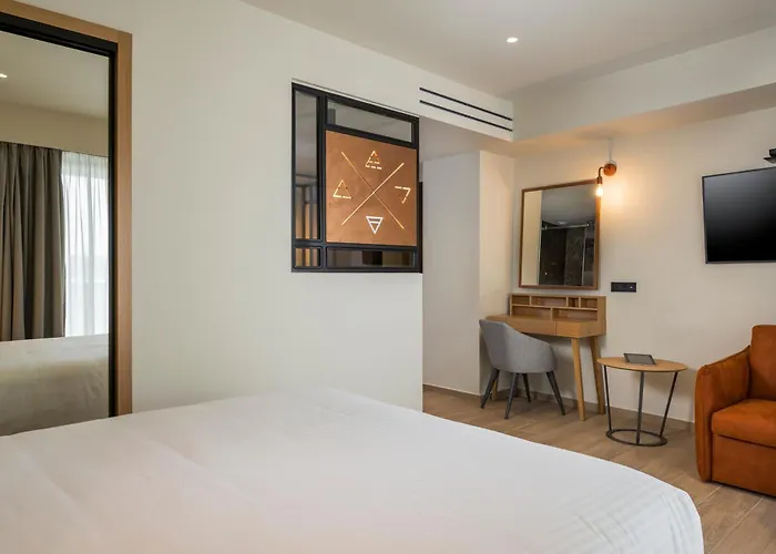 Hyperion & 4* Chania (Crete)