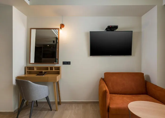 Hotel Hyperion & Chania (Crete)