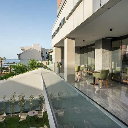 Hyperion & Hotel 4*