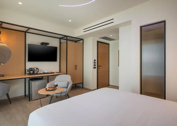 Hyperion & Hriszí Aktí Haniá