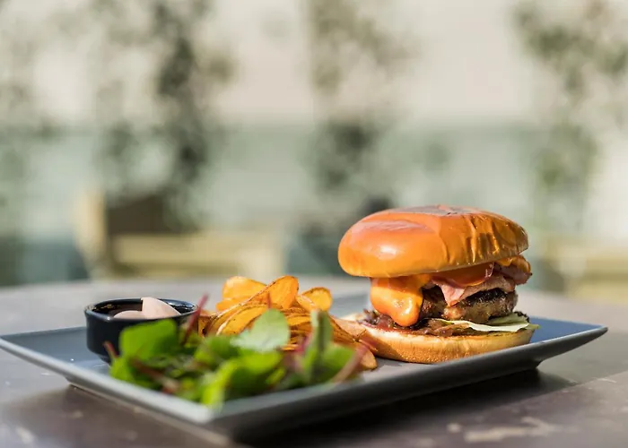 Hyperion & Szálloda 4*